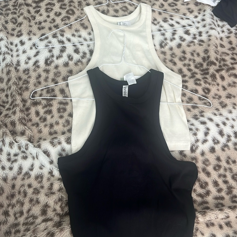 NWT pack of 2 halter neck crop tops